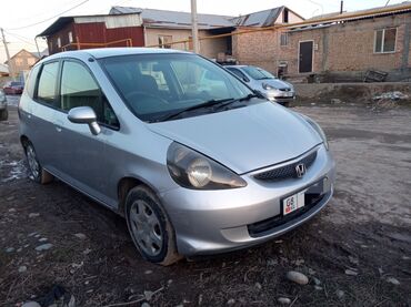 Honda: Honda Fit: 2002 г., 1.3 л, Вариатор, Бензин