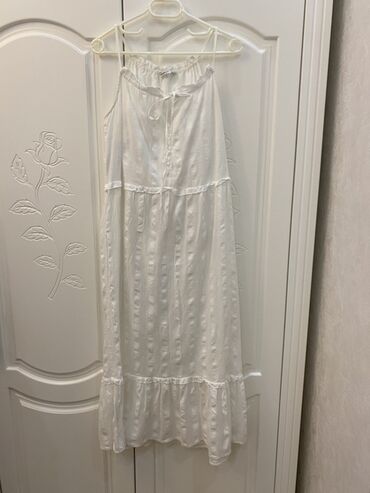 Жилеты, безрукавки: Сарафан, Макси, Stradivarius, S (EU 36), Одноместный