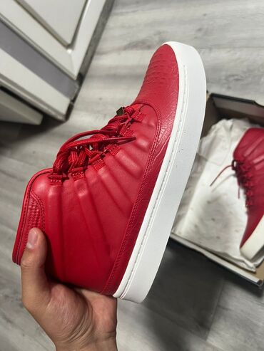 asics бишкек цена: Эркектердин кроссовкасы, 41.5, Air Jordan, Жаңы, түсү - Кызыл, Өзү алып кетүү