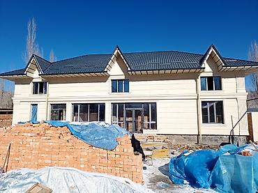 Кровля крыши: Профессиональный монтаж софитов и водосточных систем для частных домов — 23