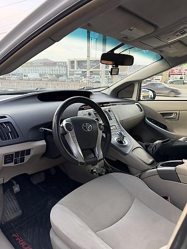 Toyota: Toyota Prius: 2012 г., 1.8 л, Вариатор, Гибрид, Хэтчбэк — 9