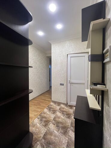 Uzunmüddətli kirayə mənzillər: 51 kv Qurtluş 93 .6/5 əşali dəyərdən aşaqa satlir 2 otaq kupçali — 5