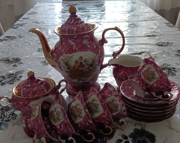 Qida məhsulları: Çay dəsti, rəng - Qırmızı, Farfor