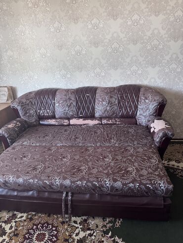 диван стол: Диван-кровать, цвет - Коричневый, Б/у