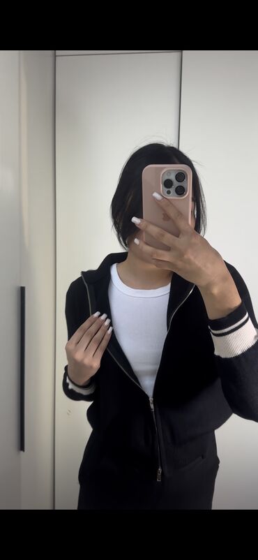 черный пиджак женский: Размер:стандарт
Производства:фабричный Пекин🇨🇳
Цвет:Черный