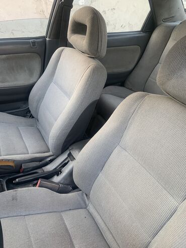 Mazda: Mazda 626: 1992 г., 2 л, Механика, Бензиновая, Седан — 12