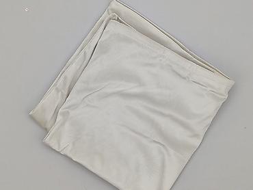 oddam darmo: Biała chusta / apaszka unisex w klasycznym, minimalistycznym stylu — 1