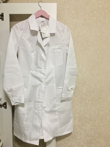 мед халаты: Халат медицинский, отличного качества, в упаковке, новая, размер