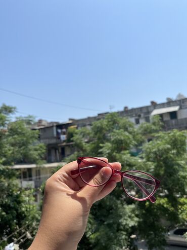 acki modelleri: Uşaq eynək çərçivəsi satılır. Baha alınıb. Uşağa balaca olduğu üçün