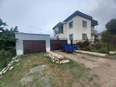 Продажа коттеджей и домов: 🌿 Продаётся дом у озера — готовый вариант под эко-пансионат! 📍 Южный — 3