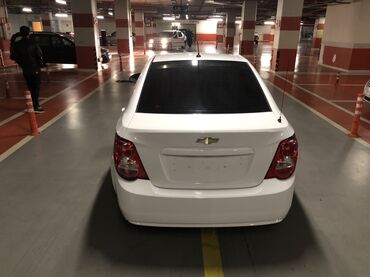 Chevrolet: Chevrolet Aveo: 1.4 l | 2012 il 290000 km Sedan — 23