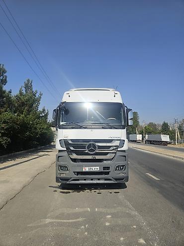 прицеп гигант: Mercedes-Benz Actros с тентованным полуприцепом - Тягач — 1