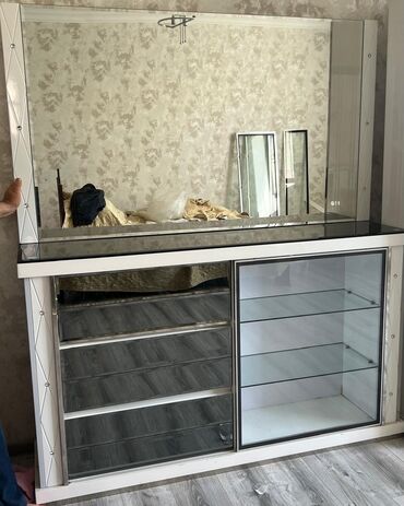 metbex mebeli ustu: Yeni, Güzgülü