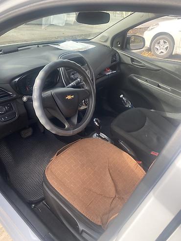 машина россия номер: Chevrolet Spark: 2017 г., 1 л, Автомат, Бензин, Хэтчбэк — 5