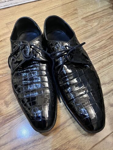 туфли кроссовки: Продам мужские кожаные лакированные туфли! Состояние отличное ! Размер
