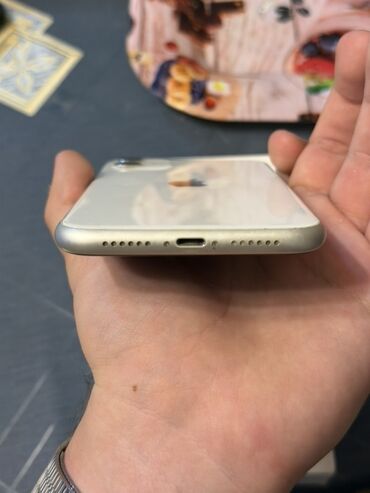 Apple iPhone: IPhone 11, 128 GB, Ağ, Face ID — 5