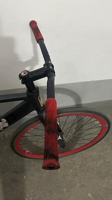 Городские велосипеды: Велосипед Fixed Gear в черном цвете с красными ободами — 4