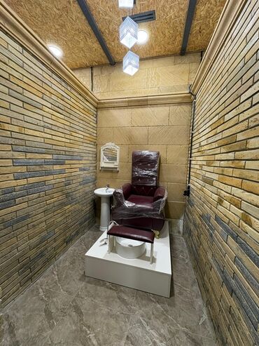 Digər salon, tibbi mebel: Gözəllik salonu üçün tam təchiz olunmuş geniş sahə - Interyer: Kərpic — 16