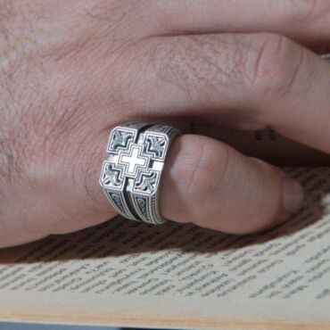 Браслеты: Мужское кольцо, размер 22.
Материал: бижутерный сплав
