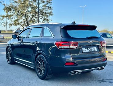 Kia: Kia Sorento SUV – qara rəng, şəhər və uzun məsafələr üçün güclü və — 8