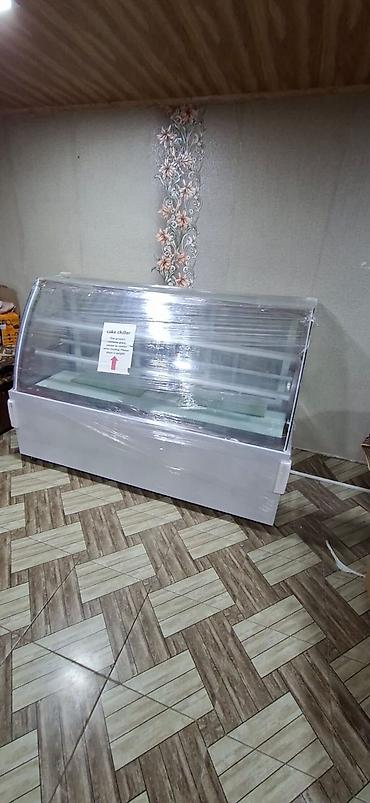 vitrin polka type 1: Vitrin tipli desert soyuducusu (cake chiller) - Ön hissəsi qabarıq — 1