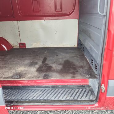 Легкий грузовой транспорт: Легкий грузовик, Mercedes-Benz — 9