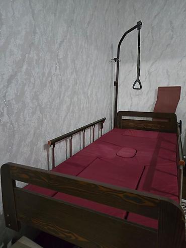 Медицинская мебель: Медицинская кровать б/у Пользовались 2 месяца всего — 12