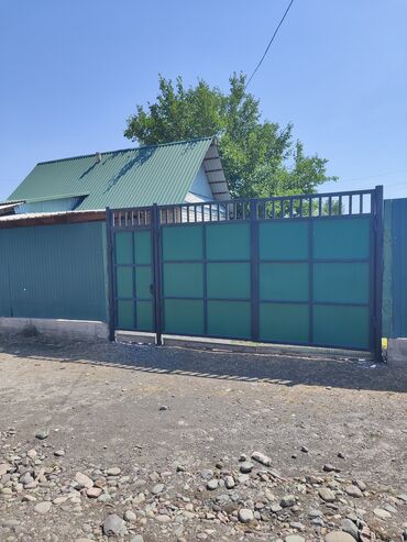 барачный дом бишкек: Дом, 32 м², 2 комнаты, Собственник, Косметический ремонт