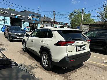 Toyota: Toyota RAV4: 2019 г., 2.5 л, Автомат, Бензин, Кроссовер — 8