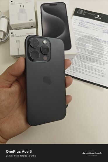 Apple iPhone: IPhone 15 Pro, Б/у, 256 ГБ, Black Titanium, Зарядное устройство, Защитное стекло, Чехол, 83 % — 2