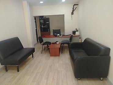 irsad masaustu komputer: Ofis mebeli dəsti – qara rəngdə - 1 ədəd ikiyerli qonaq divanı — 6