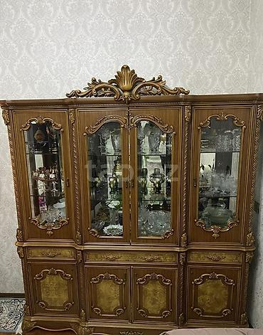 Bufetlər: Klassik üslubda vitrin-bufet mebeli - Material: təbii ağac (taxta — 1