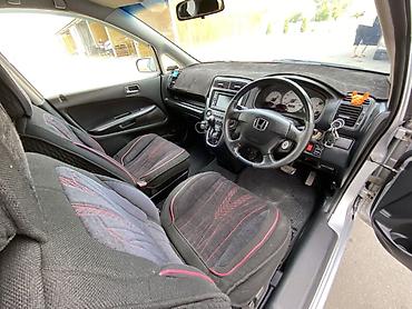 kia cornival: Honda Stream: 2003 г., 2 л, Газ, Минивэн — 5
