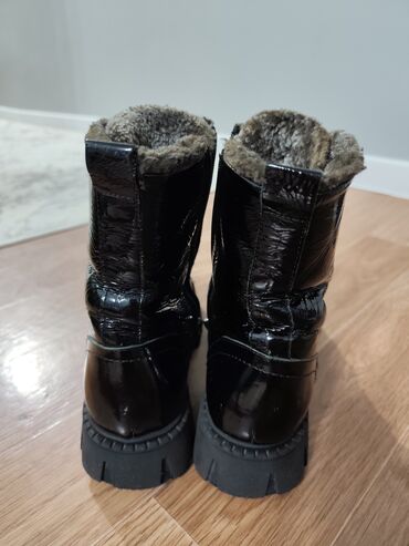 Мокасины и лоферы: Обувь 37р, кожа
спорт обувь 500с 36р — 4