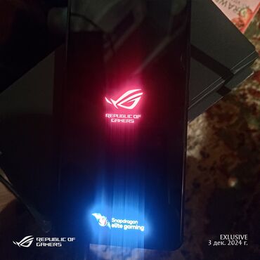 asus zenfon: Asus ROG Phone 8, Колдонулган, 256 ГБ, түсү - Күмүш, 2 SIM