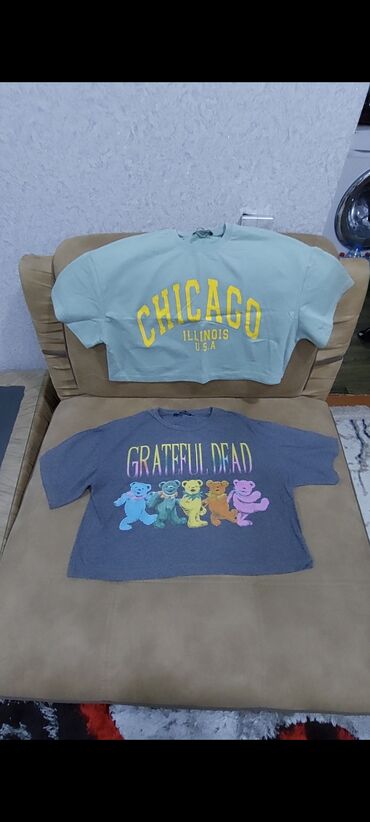 Dəstlər, kostyumlar: Qadın geyimleri 9 aznden baslayir. bir nece geyim alana endirim ve — 26