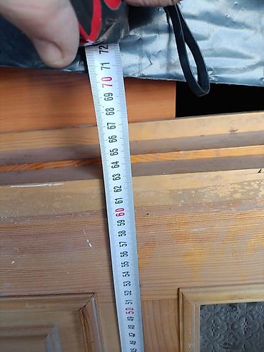 в упаковке: Продаю две деревянные двери б/у. Одна одностворчатая межкомнатная — 4