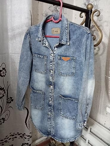 Рубашки: Джинсовая рубашка-куртка (overshirt) из плотного денима с эффектом — 1