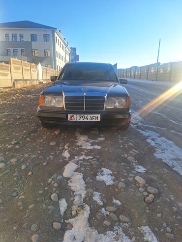 нова 2: Mercedes-Benz C-Class: 1991 г., 2.3 л, Бензин