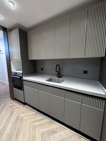 Sifarişlə mətbəx mebeli: Sifarişlə mətbəx dəsti, Özü çəkən petlələr, Sadə laminat, Kredit var, Ünvandan götürmə, Pulsuz çatdırılma, Rayonlara çatdırılma — 15