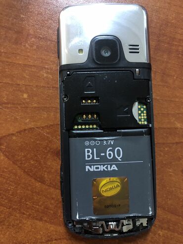 Nokia: Nokia 6700 Slide, rəng - Gümüşü, Düyməli