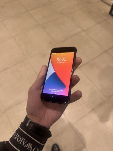 iphone barter: IPhone 8, 64 GB, Qara, Zəmanət, Barmaq izi, Simsiz şarj