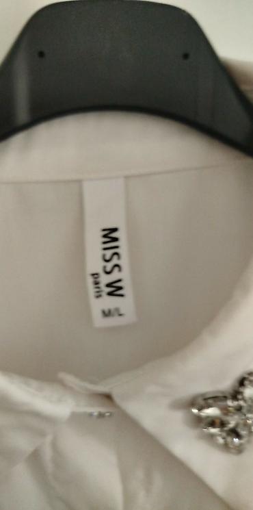 vitapur ćebe duks: Bela košulja sa ukrasnim kamenčićima – MISS W Paris, veličina M/L - — 2