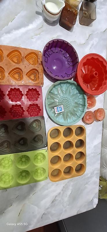 Кухонные наборы: Набор кухонных форм и бутылок/термокружек сковородка разные — 2