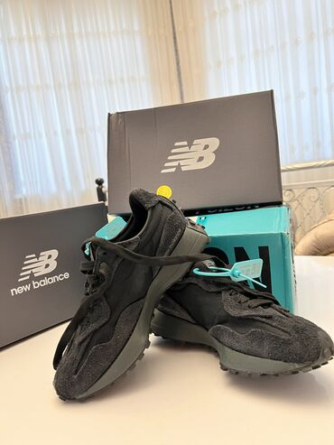 женская обувь новое: Кроссовки, 39, New Balance, Новый, цвет - Черный, Самовывоз