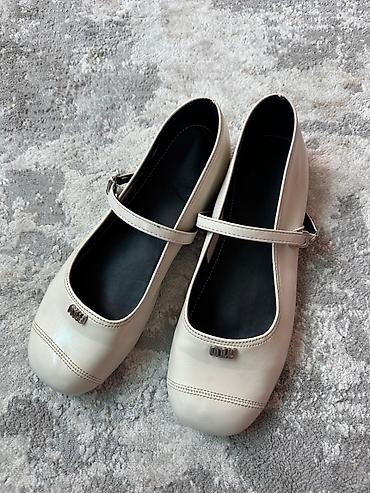 Туфли: Туфли, 40, Miu Miu, Б/у, цвет - Белый, Самовывоз, Платная доставка — 2