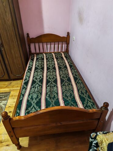 maşın boyası: Односпальная кровать