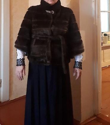 Şəxsi əşyalar: Qadınlar üçün qısa xəz plaş - Rəng: tünd qəhvəyi - Model: beldən — 1