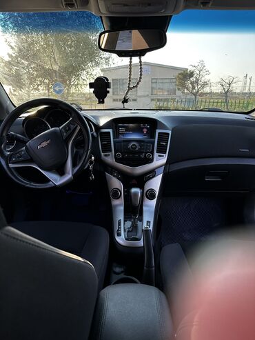 zapı qiymeti: Chevrolet Cruze: 1.4 l | 2014 il | 250 km Sedan