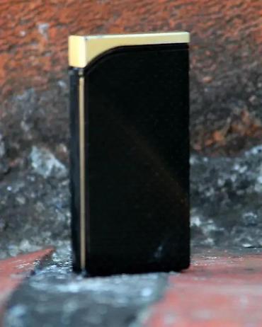 Upaljači i prateća oprema: MARLBORO Champ i Marlboro Slim Design Jet Flame upaljač. MARLBORO — 9